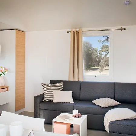 Hotel Les Places Dorees 4*