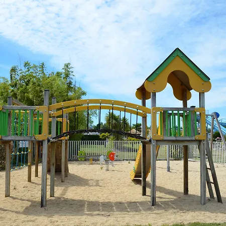 Les Places Dorees Hotel