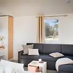 호텔 Les Places Dorees 4*