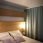 Les Places Dorees 호텔 노트르담드몽