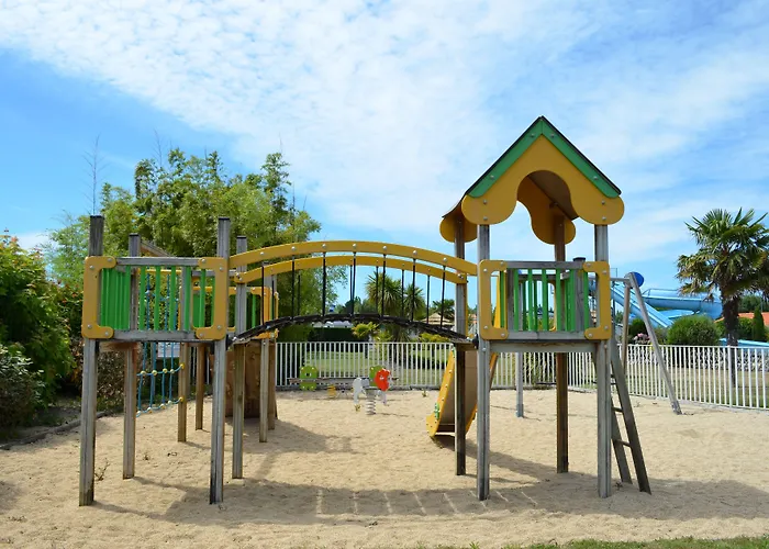 Les Places Dorees Hotel